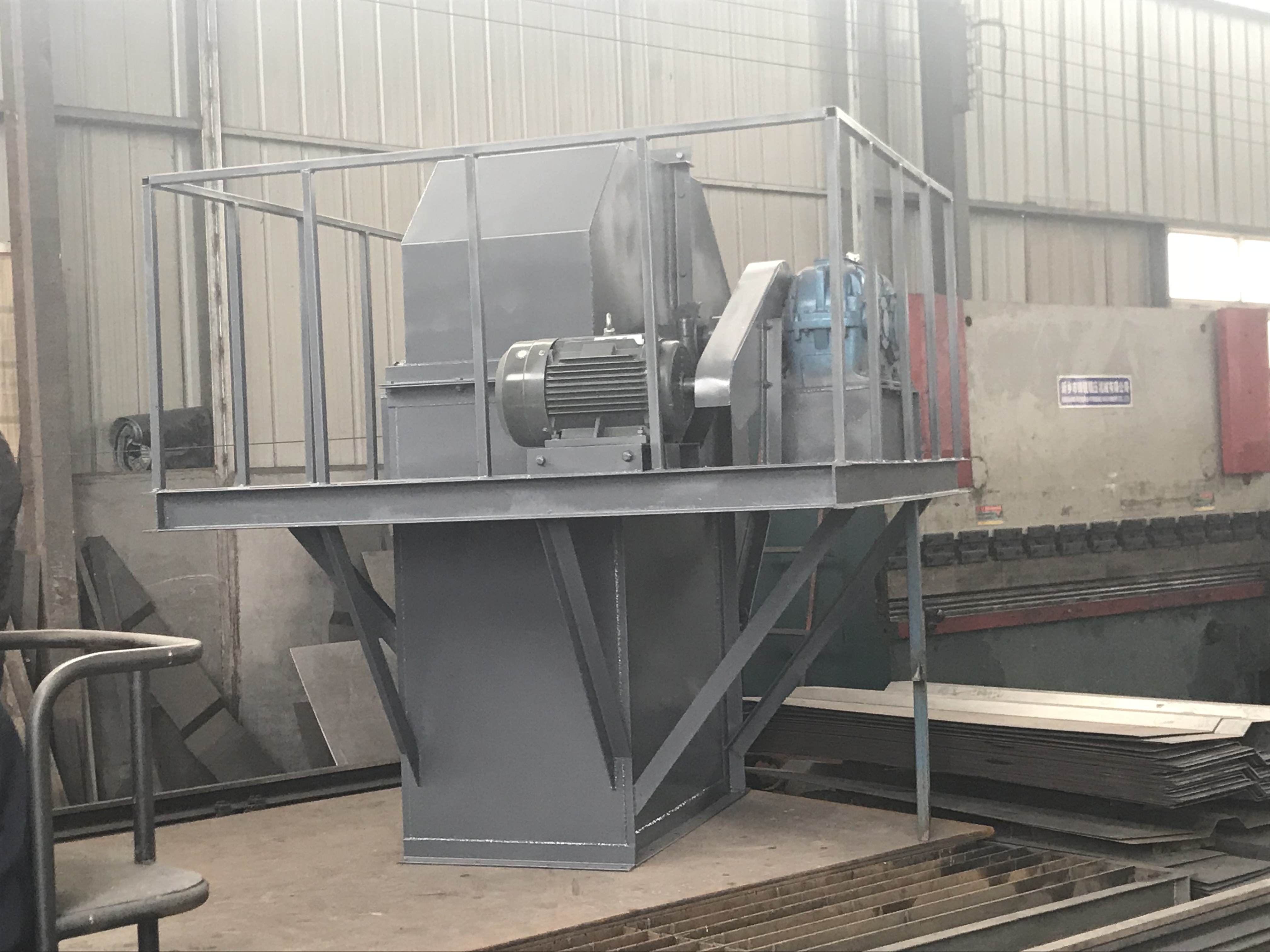 斗式提升機(jī)為何會(huì)產(chǎn)生噪音?(斗式提升機(jī)為何不能用)