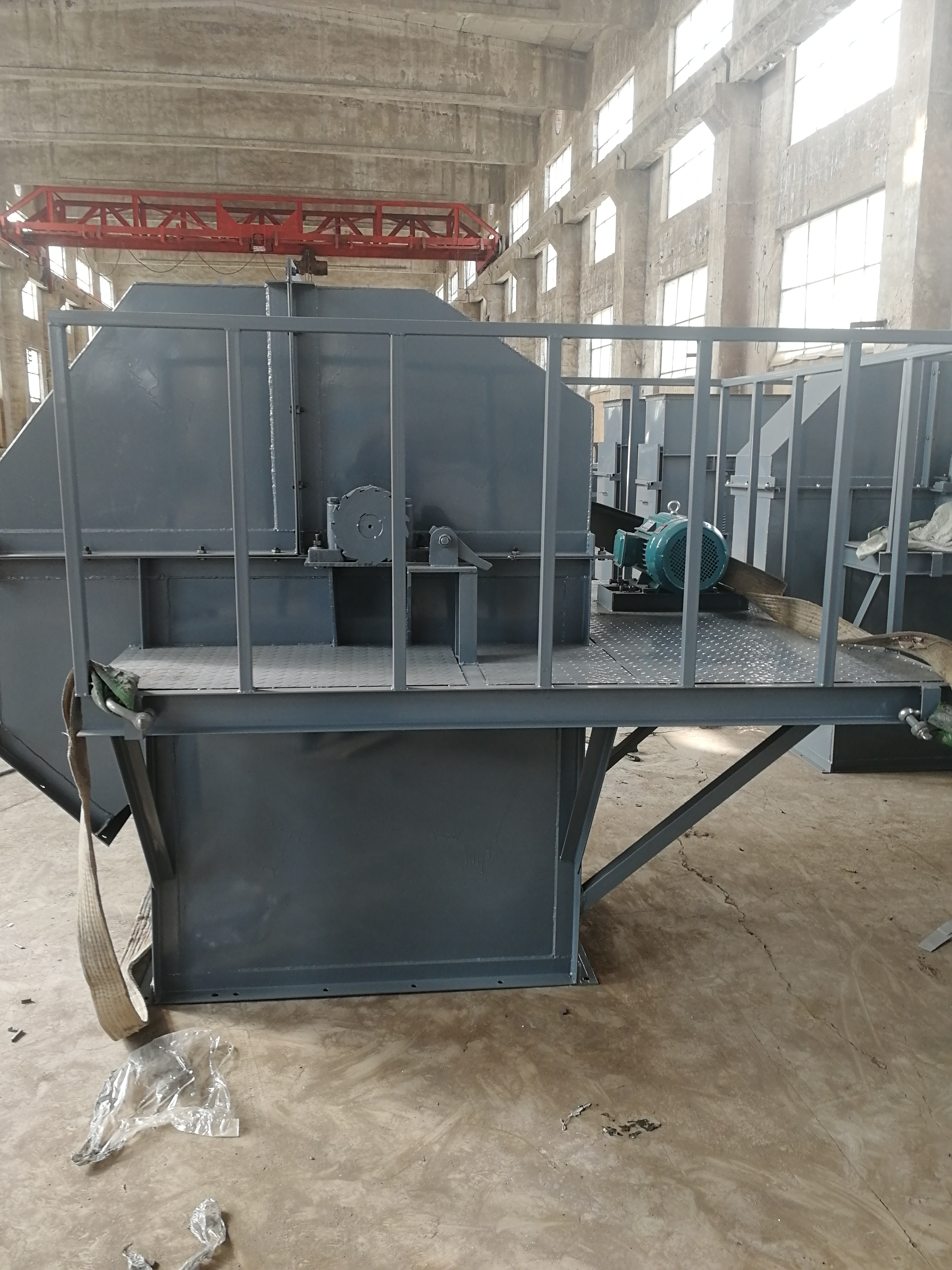 z型斗式提升機(jī)如何選擇軸承潤滑劑?(Z型斗式提升機(jī) 輸送遠(yuǎn)距離)