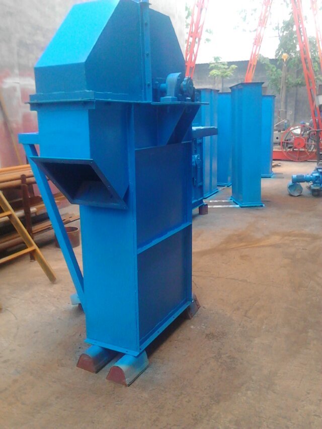 催化劑顆粒行業(yè)的應(yīng)用與垂直斗式提升機(jī)有什么不同？(催化劑顆粒行業(yè)提升機(jī))